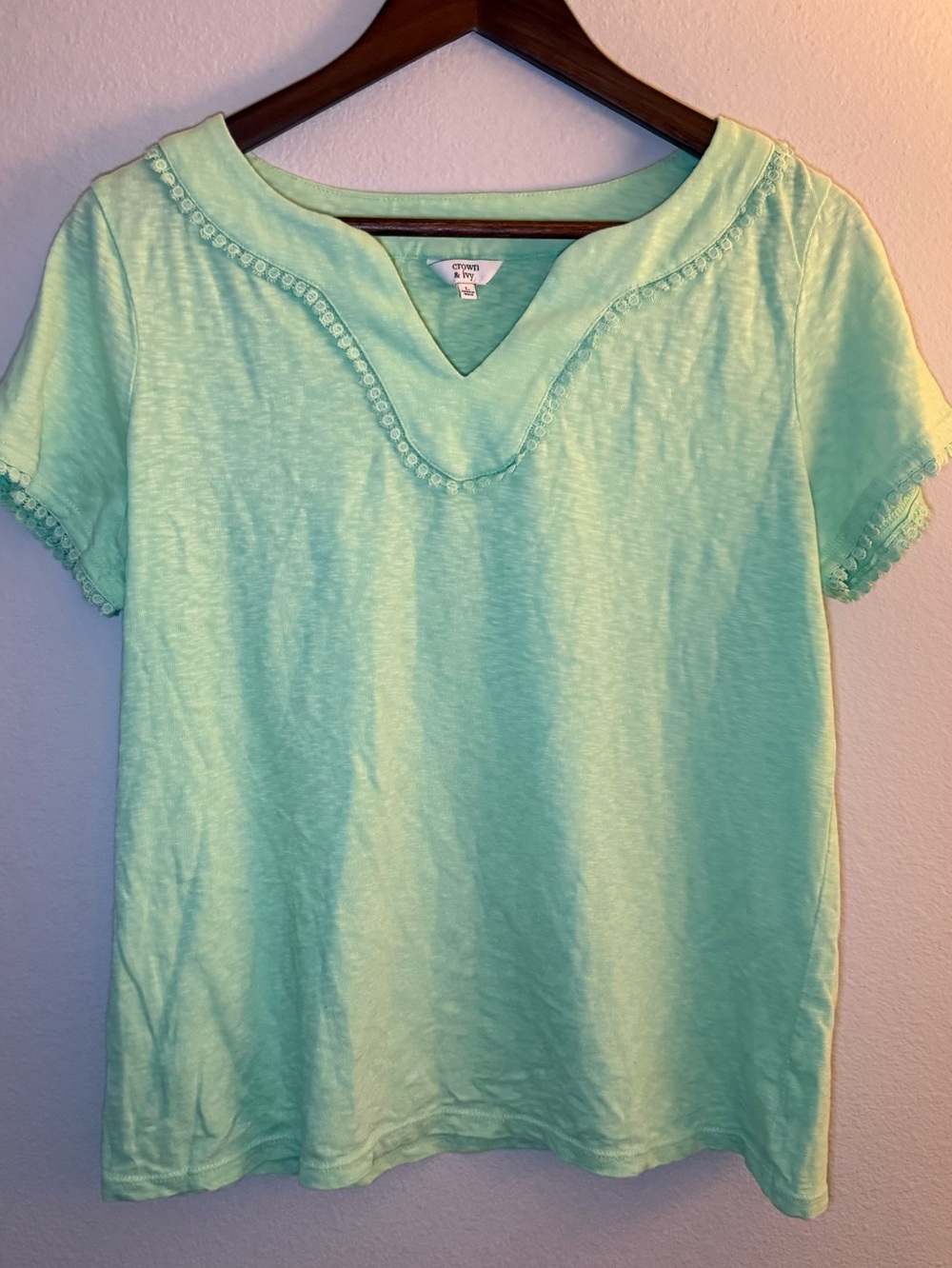 crown & ivy Mint Green Short Sleeve V-Neck Tee